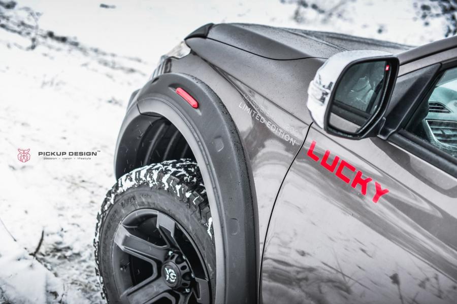 Детали экстерьера Mitsubishi L200 Lusky Limited Edition by Carlex Design 2019 года  (фото 14 из 15)